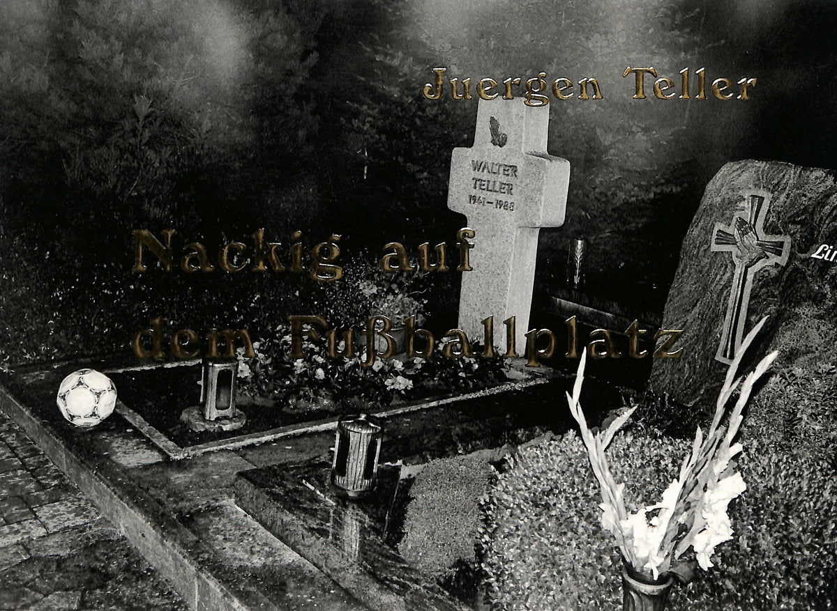 JUERGEN TELLER / Nackig auf dem Fußballplatz